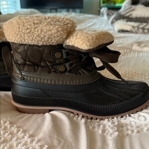 Women's Shearling-Lined Winter Duck Boots 🥾❄️